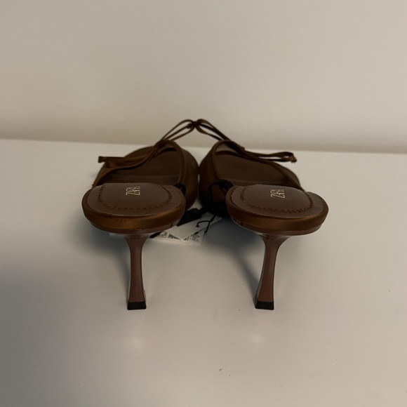 Zara Bow Heels - NWT - Picture 3 of 4
